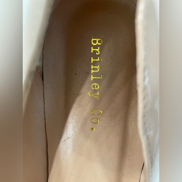 Brinkley C. Nude 4 1/2 inch heels. Size 10 - Picture 9 of 9